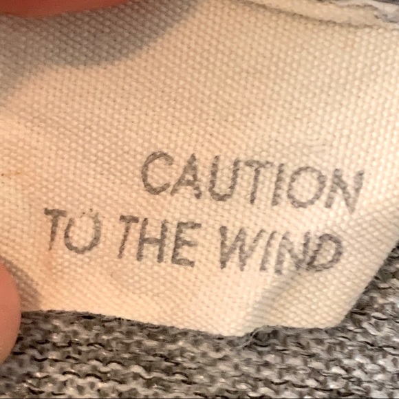 CAUTION TO THE WIND Knot Front Knit Top—SZ. Small - Picture 9 of 11